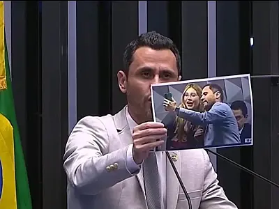 Cleitinho admite erro por foto com Virgínia durante CPI das Bets