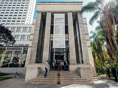 Gravuras são roubadas de exposição em biblioteca em São Paulo

