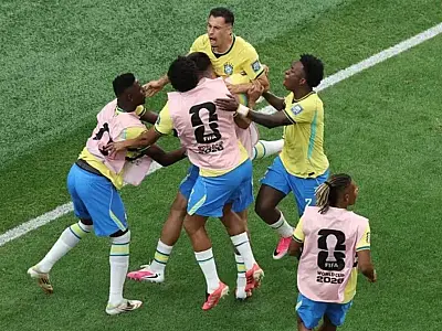 Virada dramática leva o Brasil às oitavas de final da Copa do Mundo