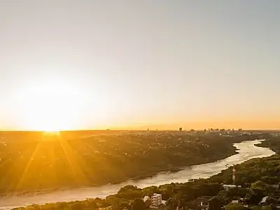 Paraguai adota horário de verão durante todo o ano, aumentando diferença com MS