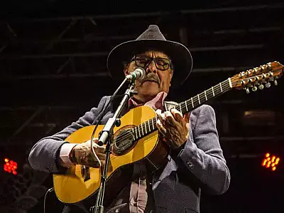 Do garimpo aos palcos, Aurélio Miranda completa 63 anos de carreira