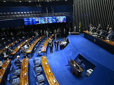 Senado aprova isenção de IR para quem ganha até dois salários-mínimos
