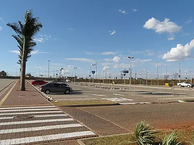 Família vive momento de pânico após ataque de Pitbull em shopping de Campo Grande