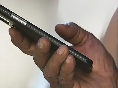 Polícia de SP faz operação contra receptação de celulares roubados