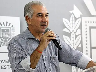 Ex-governador de MS, Reinaldo Azambuja, tem residência invadida por bandidos