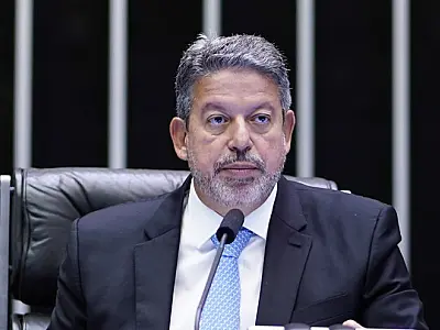 Lira compra jatinho de mais de R$ 5,2 milhões junto com empresário do agro