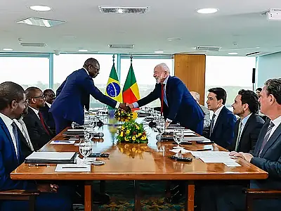 Lula e presidente do Benin discutem agricultura e conexão aérea
