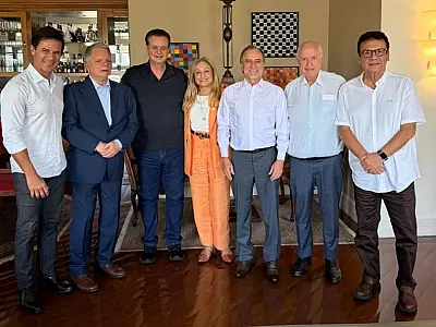 Deputados do PSDB e Cidadania anunciam saída para o PSD após reunião com Kassab