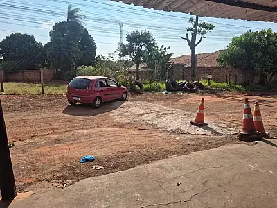 Morador do Jardim Colúmbia constrói quebra-molas por conta própria após reclamações sobre velocidade
