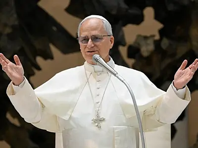 Papa Leão XIV critica postura dos EUA e diz que imigrantes têm sido tratados sem dignidade