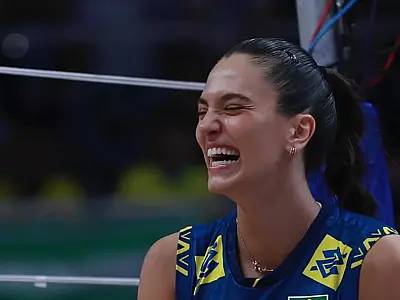 Jogadoras consagradas celebram destaque internacional de jovem central brasileira