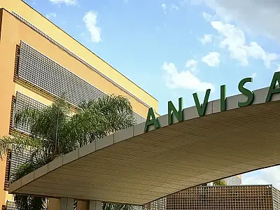 Anvisa proíbe temporariamente uso de fenol após morte em procedimento estético
