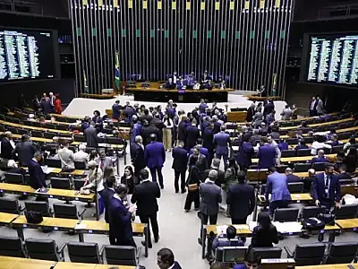 Câmara aprova aumento gradual da licença-paternidade para até 20 dias