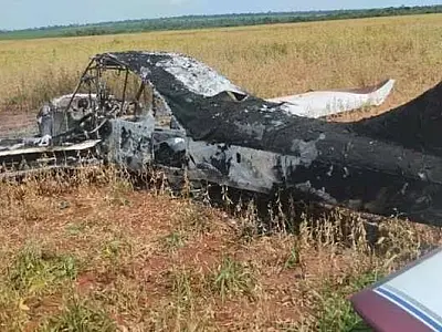 Avião incinerado é encontrado em fazenda no Paraguai; suspeita de ligação com o narcotráfico
