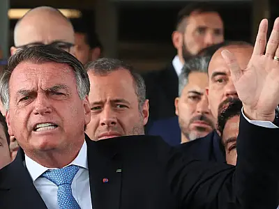 Bolsonaro rejeita denúncias e ataca justiça após decisão do STF
