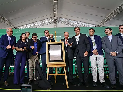 Alckmin visita MS para lançamento de indústria e critica tarifaço dos EUA