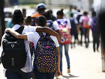 Governo amplia mobilização de vacina contra HPV em jovens até dezembro

