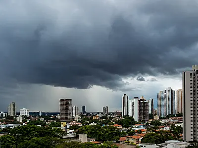 Alerta de mudança no tempo: frente fria provoca chuva em Campo Grande e muda o clima em Mato Grosso do Sul