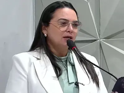Prefeita afirma ser contrária a concurso público porque aprovados são "gente de fora"