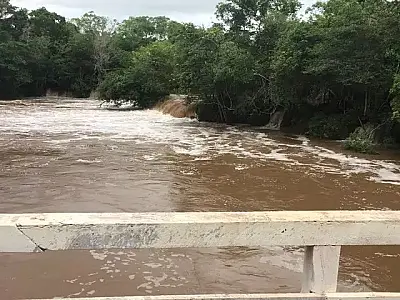 Depois de "banho de lama", Rio Formoso volta a ficar limpo em Bonito
