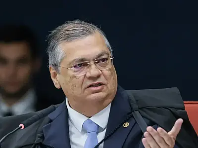 Magistrados reagem à decisão de Dino sobre supersalários
