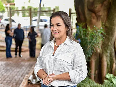 Justiça aponta disputa política e cassa pedido de medida protetiva de Adriane contra pré-candidato