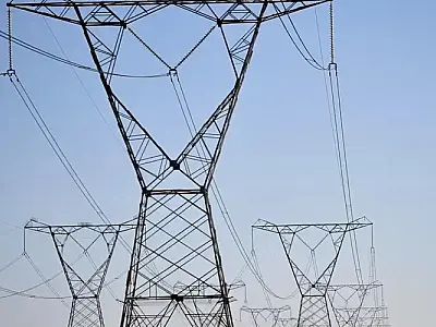 Comitê do setor elétrico debate plano antiapagão e possível retorno do horário de verão