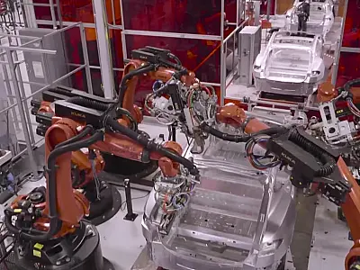 Acidente robótico na Tesla: Silenciado por dois anos, engenheiro ferido revela falhas de segurança