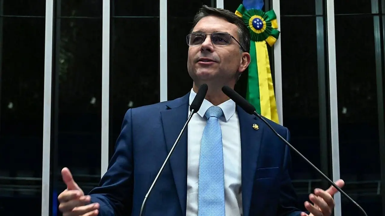 TSE suspende sistema de filiações após registro indevido envolvendo Flávio Bolsonaro