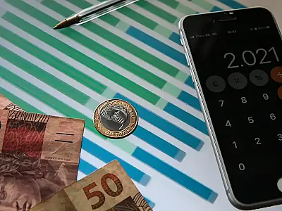 Mercado reduz projeção da Selic para 2026 pela primeira vez desde março