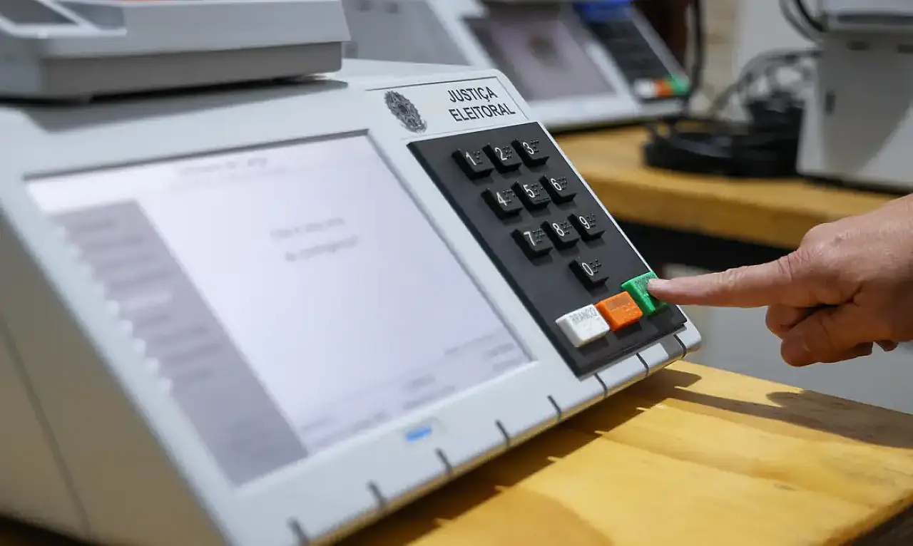 TSE confirma seis candidaturas à Presidência nas eleições de outubro e mantém sete candidaturas sob análise