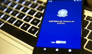Desemprego fica em 5,3% e população ocupada bate recorde no Brasil