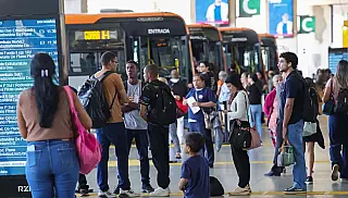 Transporte de passageiros cai 6,3% em um ano, enquanto cargas recuam 1,9%