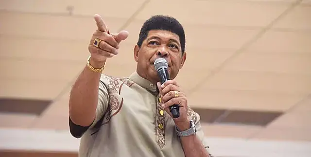 Valdemiro Santiago sugere que Deus criou escala 6x1 durante culto