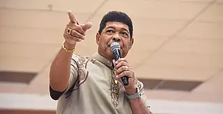 Valdemiro Santiago sugere que Deus criou escala 6x1 durante culto