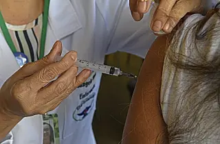 MS amplia público-alvo da vacina contra meningite de forma temporária