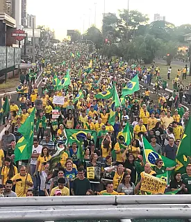 Cavalgada por Flávio Bolsonaro ganha força e Salineiro mobiliza apoiadores da Capital e do interior